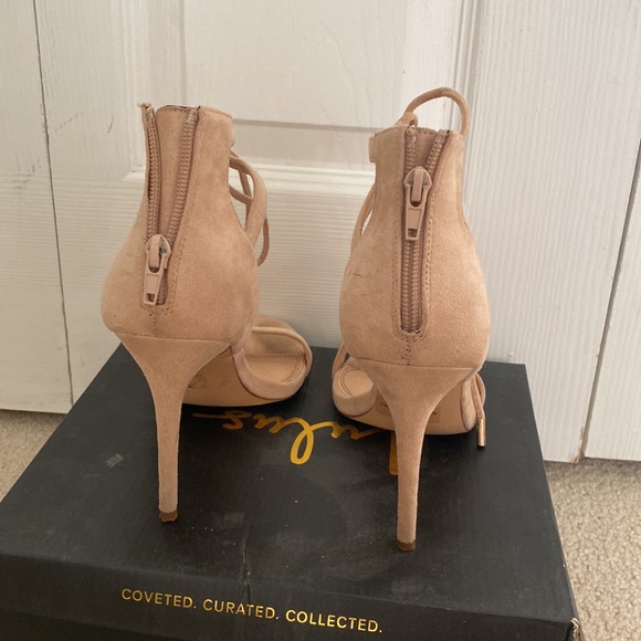 Tan Heels - Picture 3 of 4